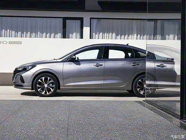 長安汽車 逸動 2021款 PLUS 藍(lán)鯨NE 1.4T GDI DCT基本型