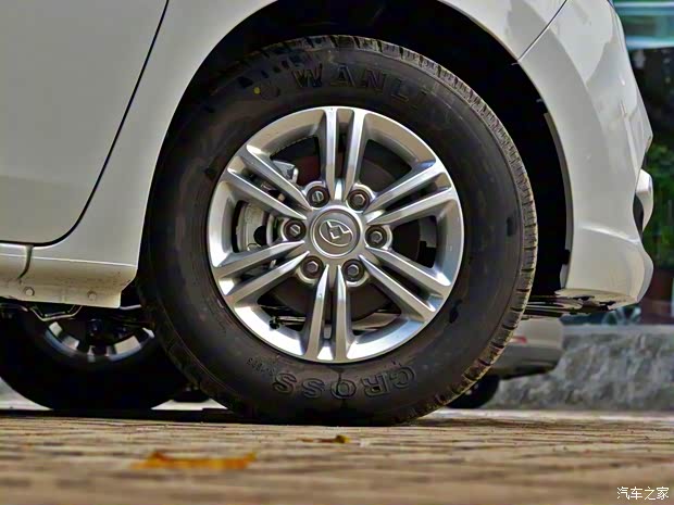 上汽大通 上汽大通G10 2016款 1.9T 手動柴油版 國V