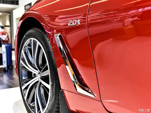 英菲尼迪(进口) 英菲尼迪Q60 2017款 2.0T 标准型