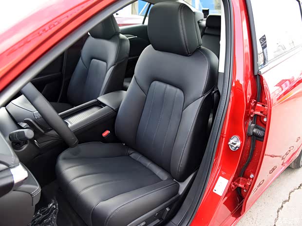 一汽马自达 阿特兹 2021款 2.5L 蓝天运动版 一汽马自达 阿特兹 2021款 2.5L 蓝天运动版