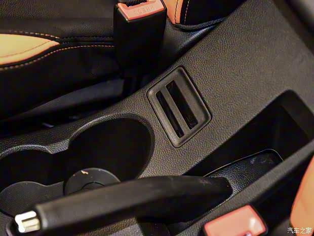 上汽通用五菱 寶駿310 2016款 1.2L 手動(dòng)豪華型