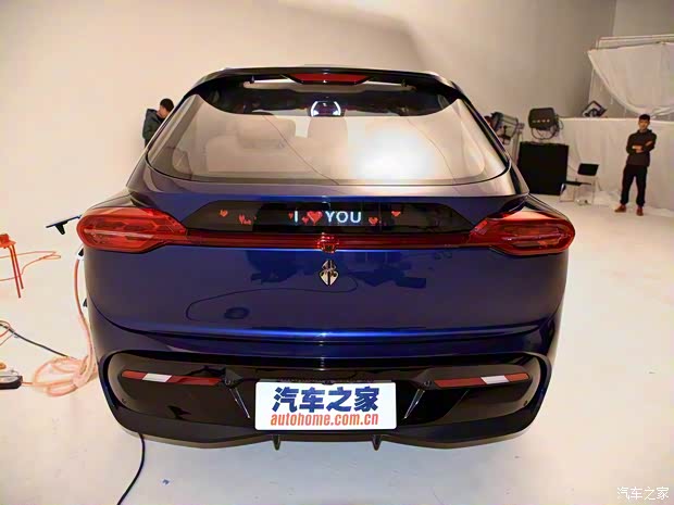 奇点汽车 奇点iS6 2017款 基本型 奇点汽车 奇点iS6 2017款 基本型