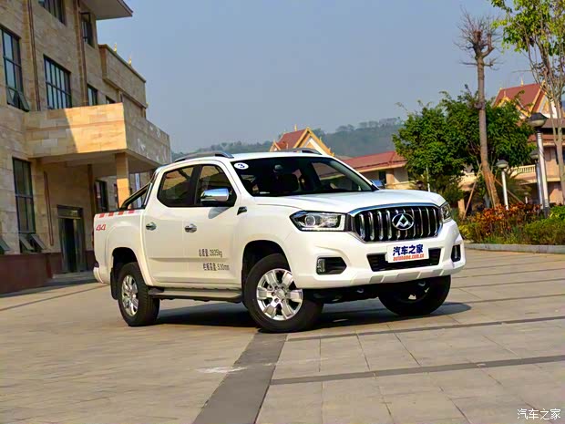 上汽大通 上汽大通T60 2017款 2.8T柴油自动四驱高底盘旗舰型小双排国V 上汽大通 上汽大通T60 2017款 2.8T柴油自动四驱高底盘旗舰型小双排国V