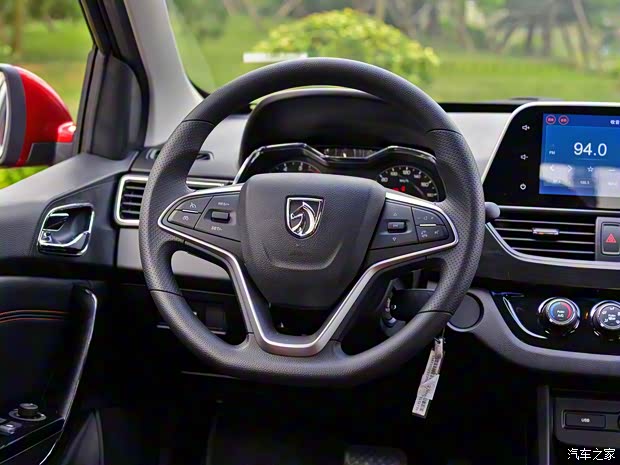 上汽通用五菱 寶駿310 2017款 1.5L 自動(dòng)豪華型