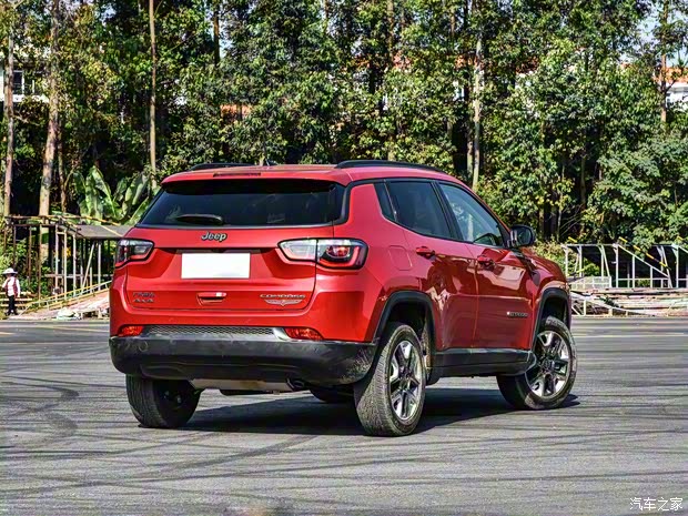 广汽菲克Jeep 指南者 2017款 200TS 高性能四驱版 广汽菲克Jeep 指南者 2017款 200TS 高性能四驱版