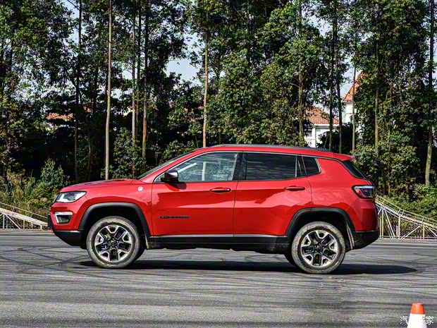 广汽菲克Jeep 指南者 2017款 200TS 高性能四驱版 广汽菲克Jeep 指南者 2017款 200TS 高性能四驱版