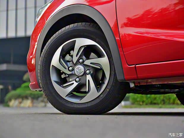 上汽通用五菱 寶駿310 2017款 1.5L 自動(dòng)豪華型