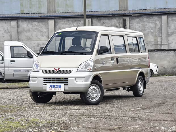 上汽通用五菱 五菱榮光 2021款 1.5L加長標(biāo)準(zhǔn)型空調(diào)版L3C