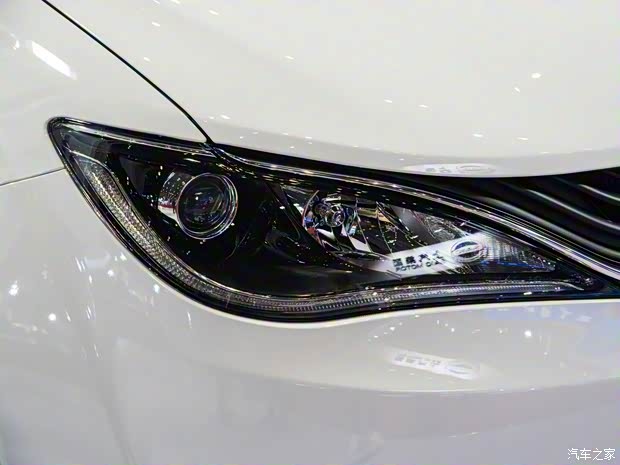 克萊斯勒(進(jìn)口) 大捷龍PHEV(進(jìn)口) 2018款 3.6L 插電混動版