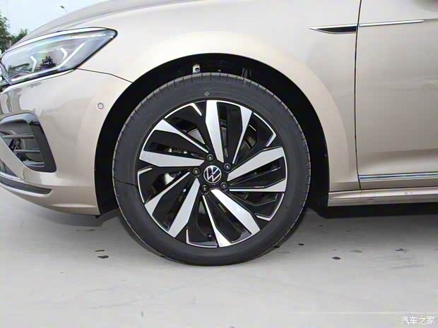 上汽大众 帕萨特 2022款 330TSI 豪华版