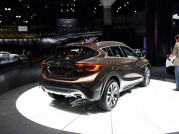 英菲尼迪(進(jìn)口) 英菲尼迪QX30 2016款 2.0T 基本型