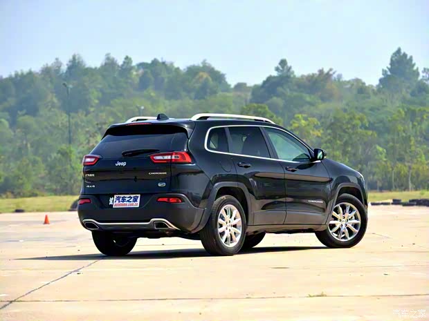 广汽菲克 自由光 2015款 基本型 广汽菲克 自由光 2015款 基本型