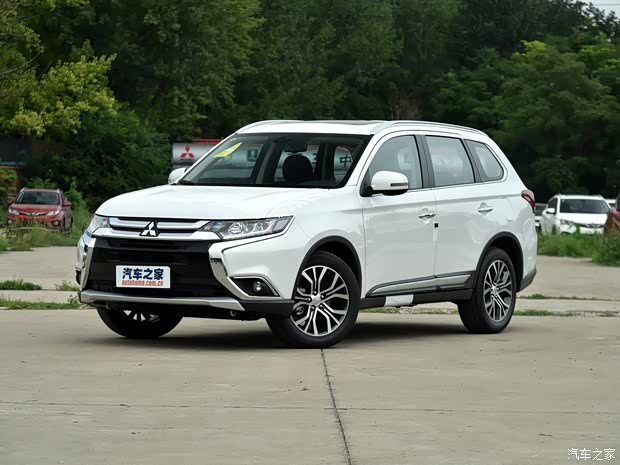 广汽三菱 欧蓝德 2018款 2.4L 四驱精英版 5座