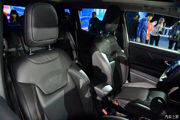 广汽菲克Jeep 自由侠 2016款 基本型 广汽菲克Jeep 自由侠 2016款 基本型