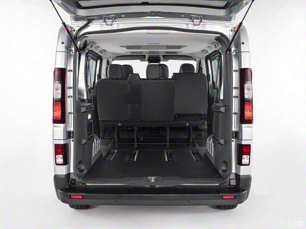 日产(进口) 日产NV300 2021款 Combi 欧洲版 日产(进口) 日产NV300 2021款 Combi 欧洲版