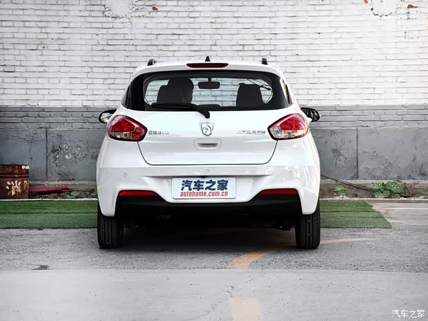 上汽通用五菱 宝骏310 2017款 1.5L 基本型