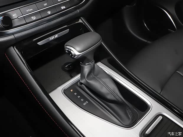 广汽乘用车 传祺GA4 2021款 PLUS 235T 自动尊享版