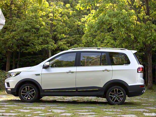 SWM斯威汽车 SWM斯威X3 2017款 1.5T 手动时尚型