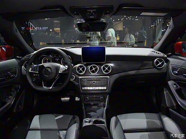 北京奔驰 奔驰GLA 2017款 GLA 260 4MATIC 运动型 北京奔驰 奔驰GLA 2017款 GLA 260 4MATIC 运动型