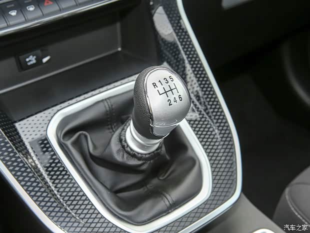 长城汽车 哈弗M6 2021款 PLUS 1.5T 手动精英智联型