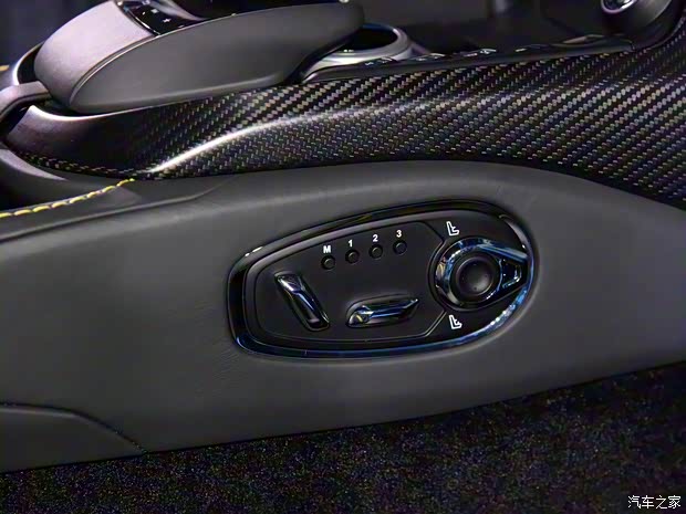 阿斯顿·马丁 V8 Vantage 2018款 4.0T V8