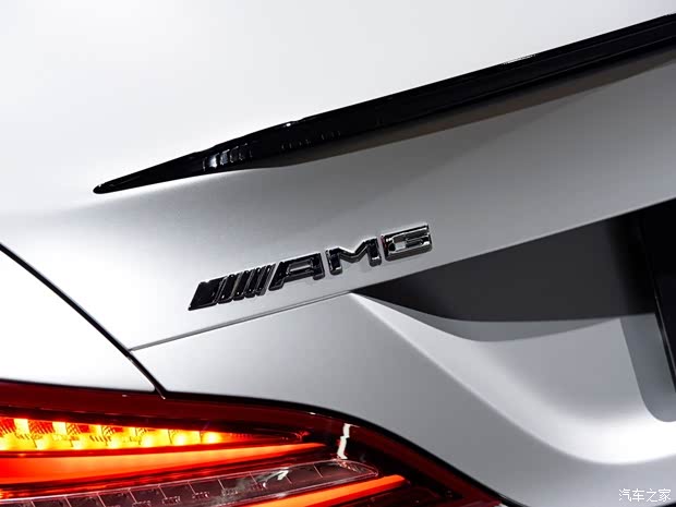 梅赛德斯-AMG 奔驰CLA级AMG 2016款 AMG CLA 45 海外版 梅赛德斯-AMG 奔驰CLA级AMG 2016款 AMG CLA 45 海外版