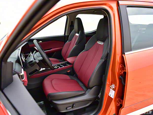 上汽大通 上汽大通MAXUS T90 2021款 2.0T双增压 自动四驱高底盘豪华型标箱 上汽大通 上汽大通MAXUS T90 2021款 2.0T双增压 自动四驱高底盘豪华型标箱