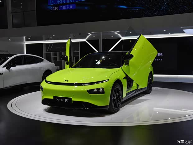 小鹏汽车 小鹏汽车P7 2021款 后驱超长续航鹏翼版