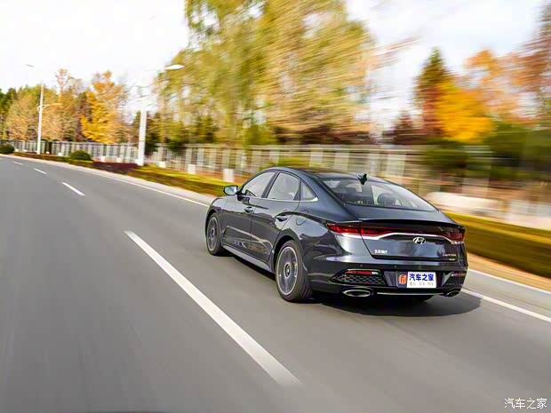 北京现代 菲斯塔 2019款 280TGDi 智尊版