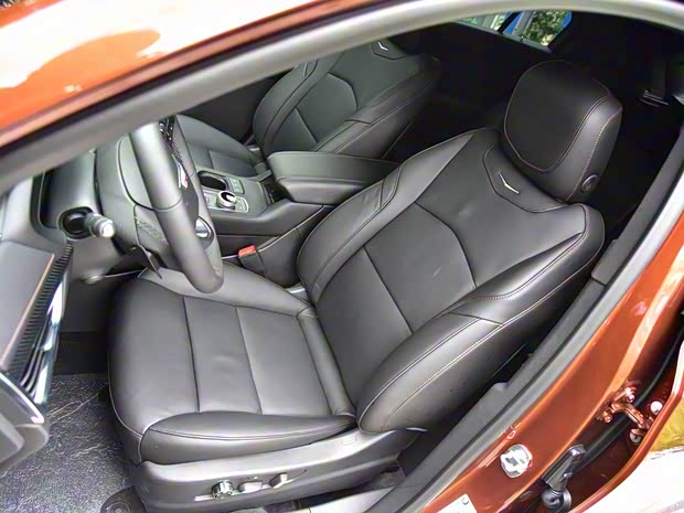 上汽通用凱迪拉克 凱迪拉克XT4 2018款 運(yùn)動(dòng)版