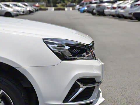 2019款 领军版 1.5L 手动向上互联型 国VI 2019款 领军版 1.5L 手动向上互联型 国VI