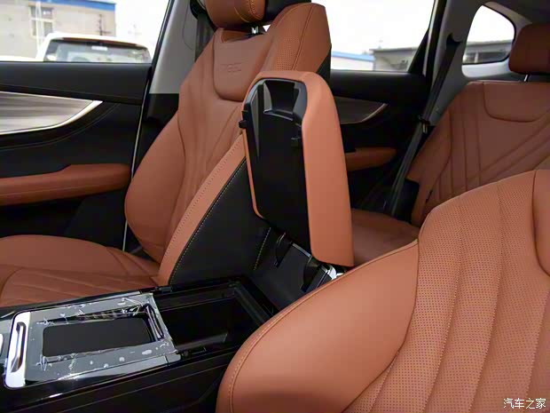 奇瑞汽车 瑞虎8 PLUS 2021款 290TGDI DCT豪享版