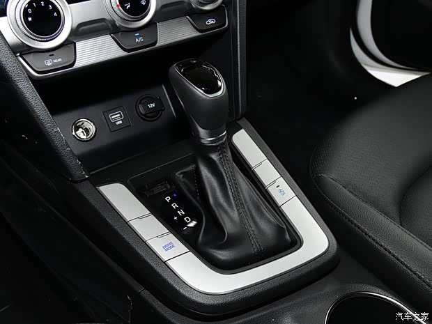 北京現(xiàn)代 領(lǐng)動(dòng) 2019款 1.5L CVT智炫·精英型