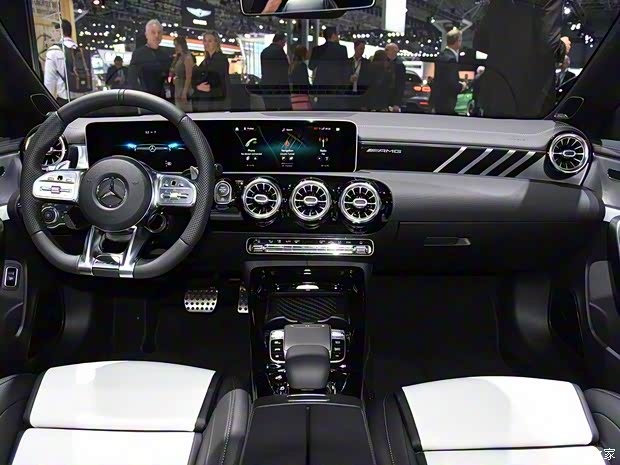 梅赛德斯-AMG 奔驰CLA级AMG 2020款 AMG CLA 35 4MATIC 梅赛德斯-AMG 奔驰CLA级AMG 2020款 AMG CLA 35 4MATIC