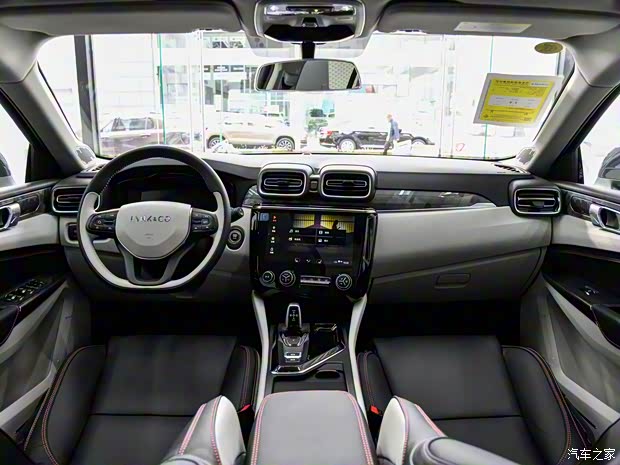 领克 领克02 2018款 1.5T 两驱耀版