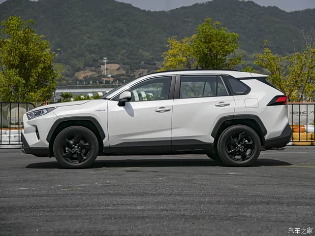 一汽丰田 RAV4荣放 2020款 双擎 2.5L E-CVT四驱旗舰版