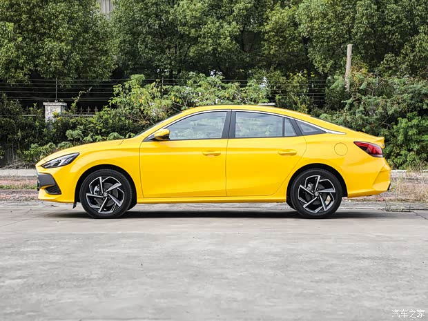 上汽集团 名爵5 2021款 1.5T DCT基本型