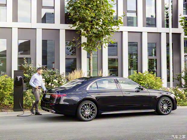奔馳(進(jìn)口) 奔馳S級(jí)新能源 2021款 S 580 e L AMG Line 歐洲版