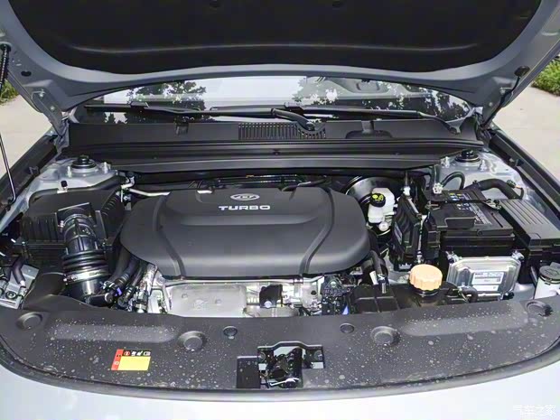 上汽通用五菱 新宝骏RC-5 2020款 1.5T CVT智耀豪华型 上汽通用五菱 新宝骏RC-5 2020款 1.5T CVT智耀豪华型
