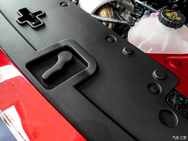 上汽集团 名爵HS 2018款 30T 自动Trophy四驱超级运动互联网版