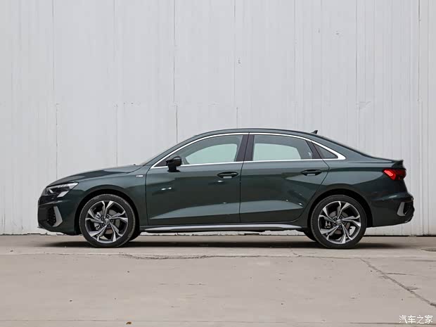 一汽-大众奥迪 奥迪A3 2021款 A3L Limousine 35 TFSI 豪华运动型 一汽-大众奥迪 奥迪A3 2021款 A3L Limousine 35 TFSI 豪华运动型