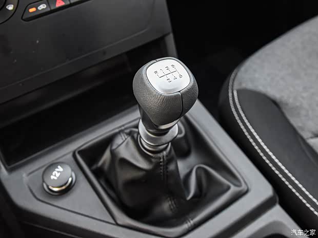 上汽通用五菱 五菱宏光PLUS 2019款 基本型