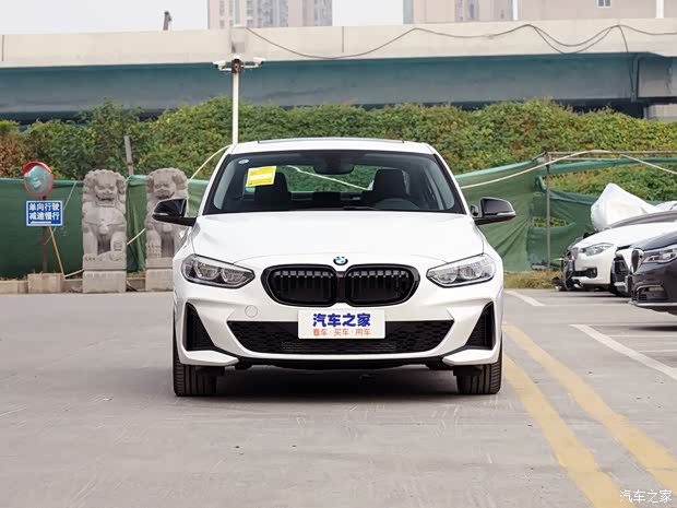 华晨宝马 宝马1系 2021款 120i M运动曜夜套装