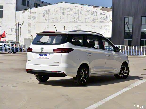 上汽通用五菱 宝骏360 2019款 1.5L CVT基本型