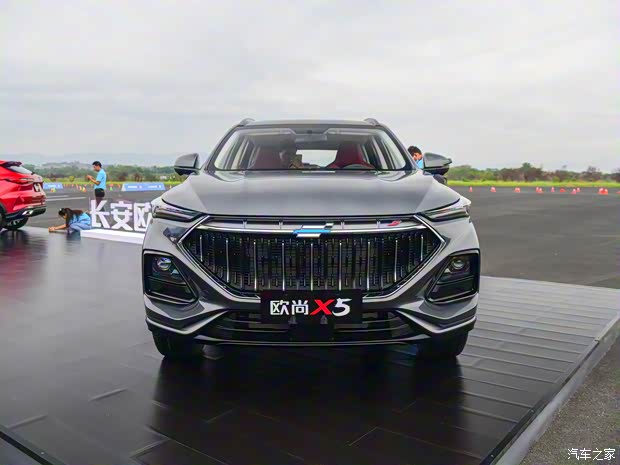 長(zhǎng)安汽車 長(zhǎng)安歐尚X5 2020款 1.5T 高配版