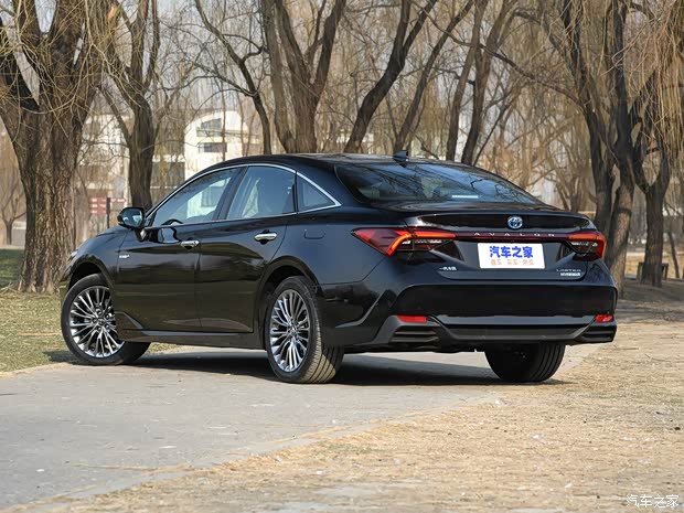 一汽丰田 亚洲龙 2019款 双擎 2.5L 高配版