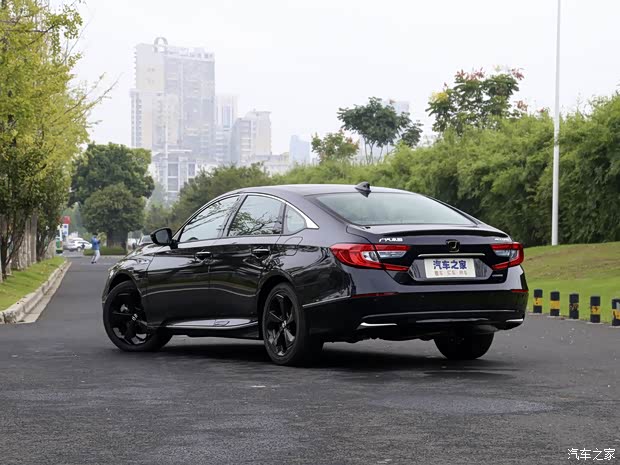 广汽本田 雅阁 2021款 锐·混动 2.0L 锐智·星空限量版