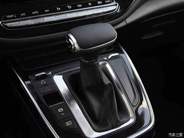 广汽乘用车 传祺M6 2021款 270T 自动尊贵版（七座）