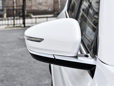 2021款 1.5T DCT火 7座 2021款 1.5T DCT火 7座