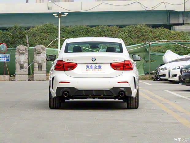 华晨宝马 宝马1系 2021款 120i M运动曜夜套装